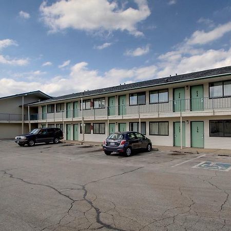 Motel 6 Des Moines South - Airport 외부 사진
