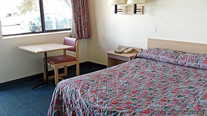 Motel 6 Des Moines South - Airport 외부 사진