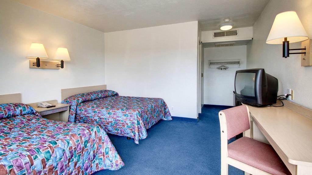 Motel 6 Des Moines South - Airport 외부 사진