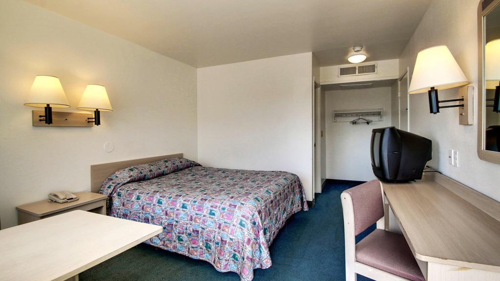 Motel 6 Des Moines South - Airport 외부 사진