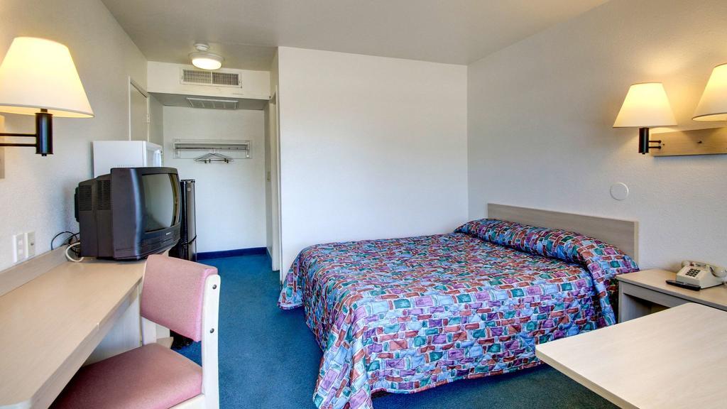 Motel 6 Des Moines South - Airport 외부 사진