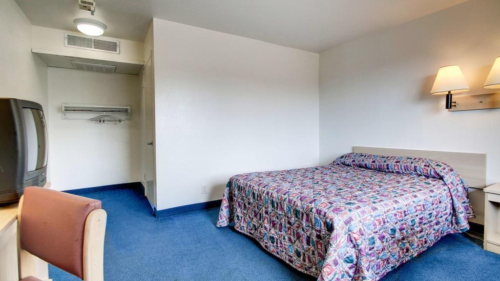 Motel 6 Des Moines South - Airport 외부 사진