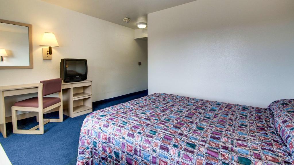 Motel 6 Des Moines South - Airport 외부 사진