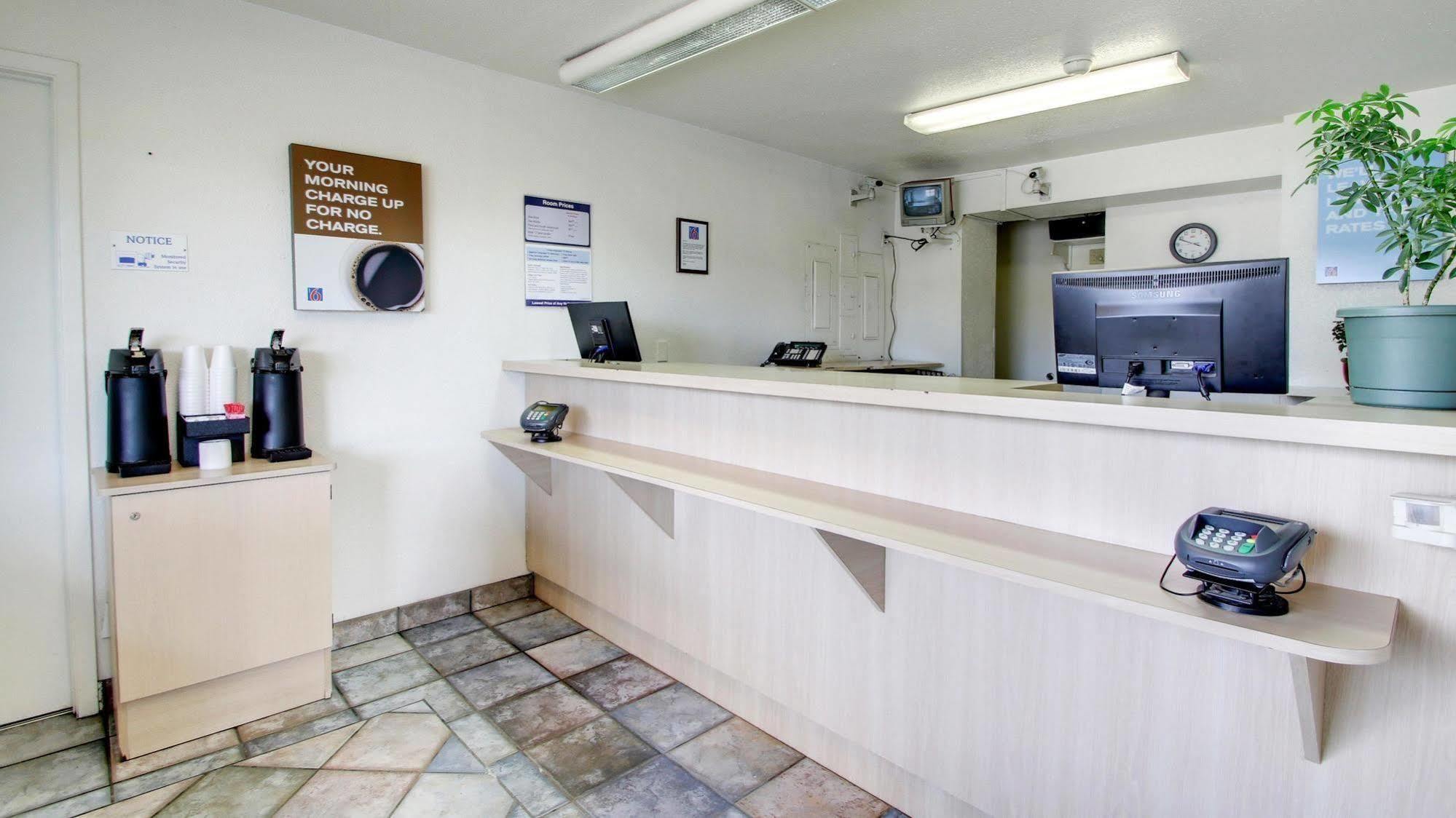 Motel 6 Des Moines South - Airport 외부 사진