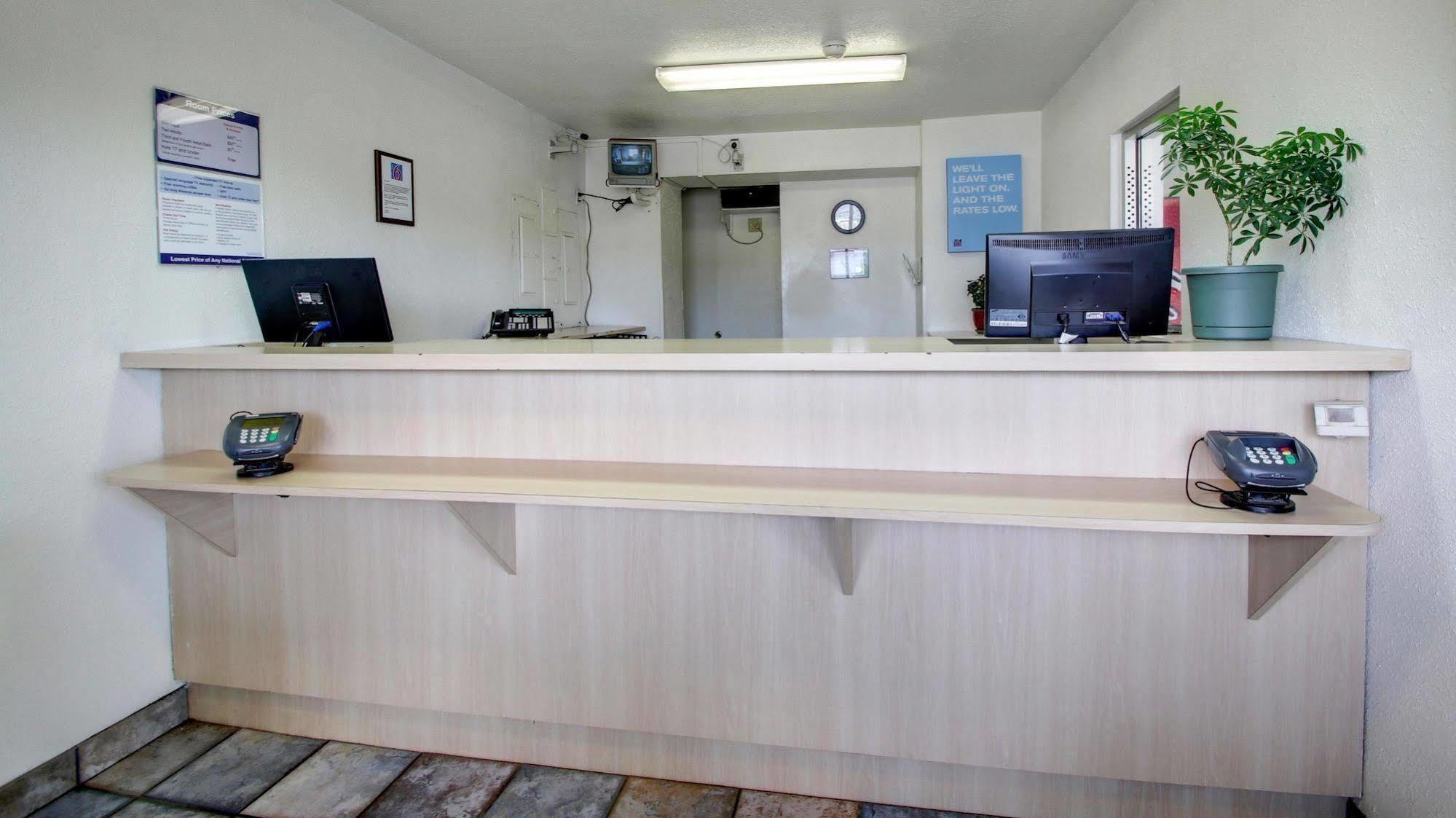 Motel 6 Des Moines South - Airport 외부 사진