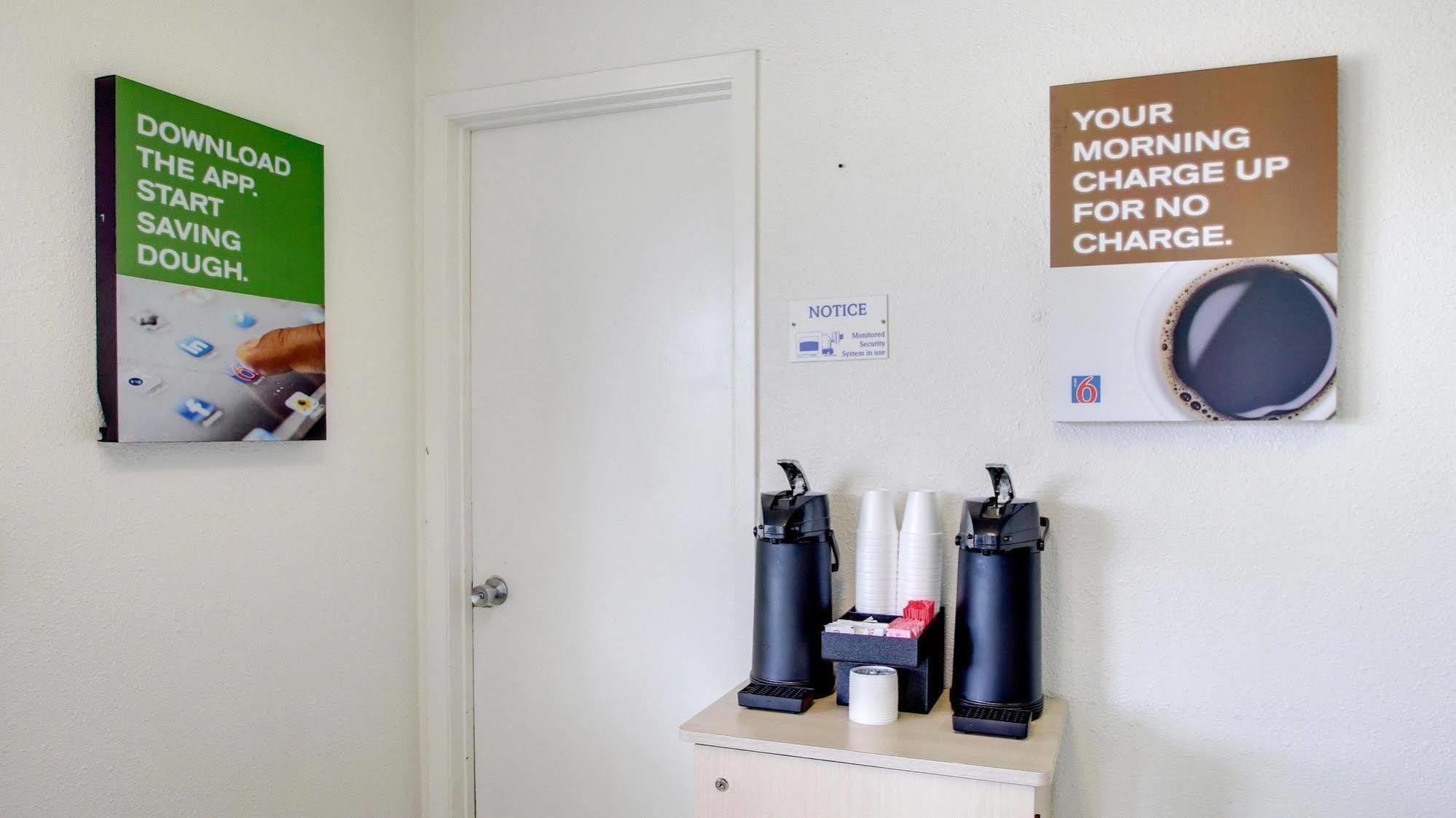 Motel 6 Des Moines South - Airport 외부 사진