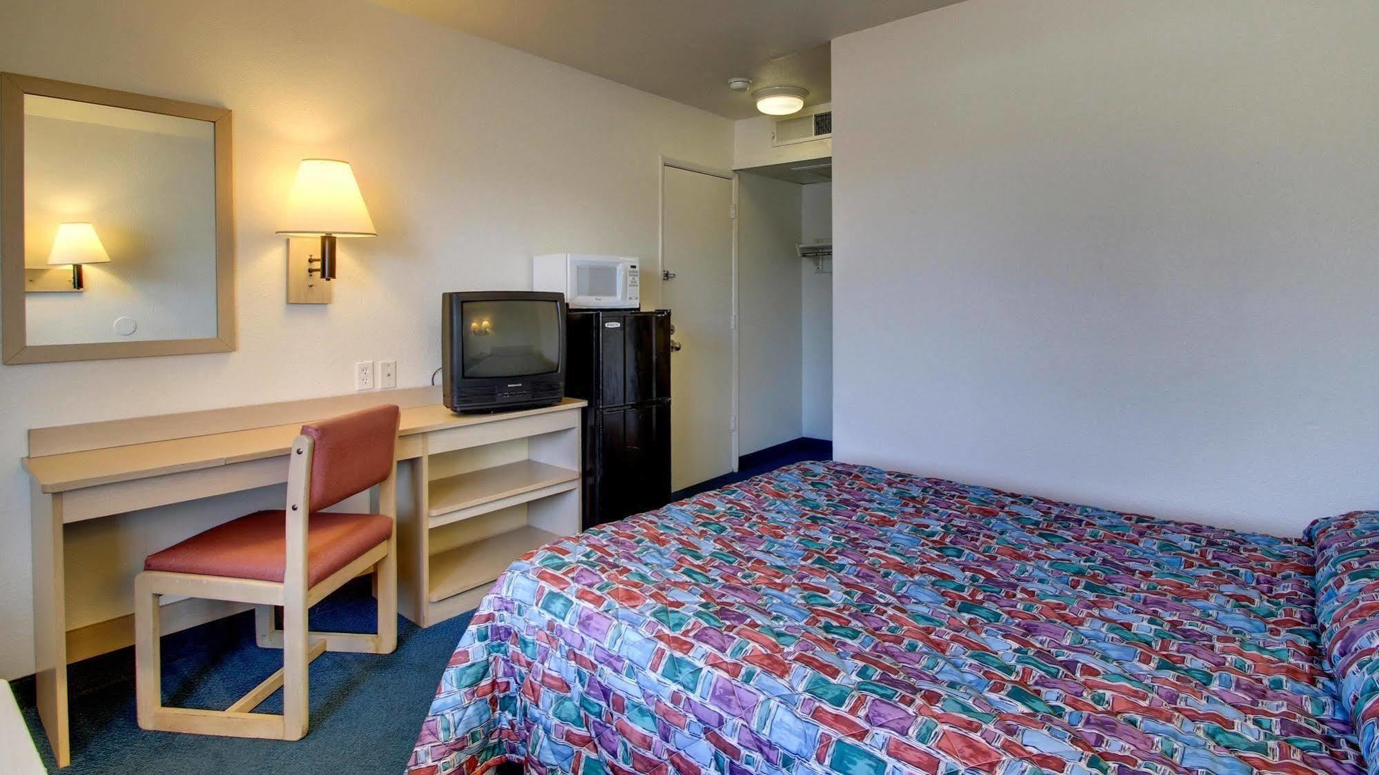 Motel 6 Des Moines South - Airport 외부 사진