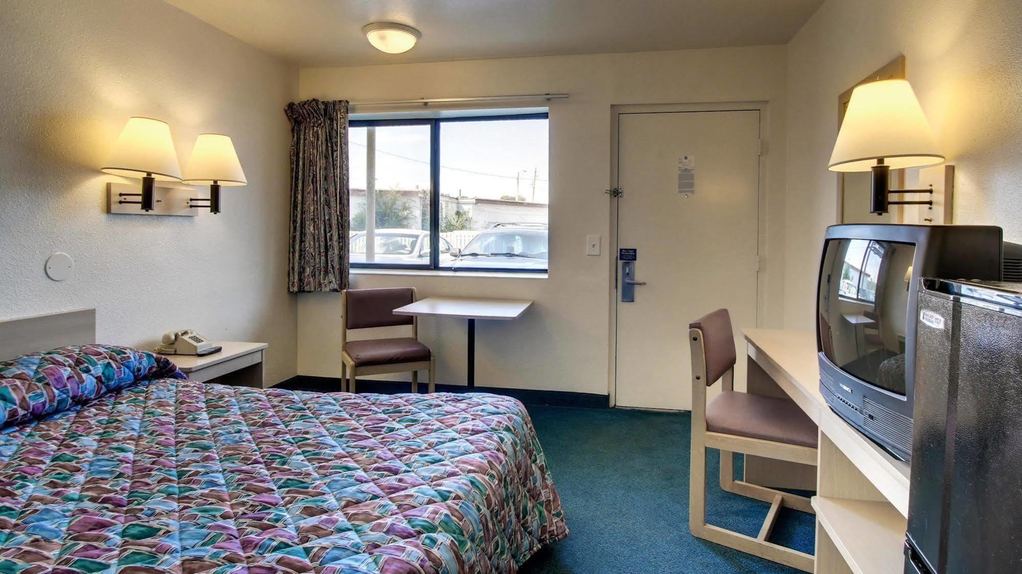 Motel 6 Des Moines South - Airport 외부 사진